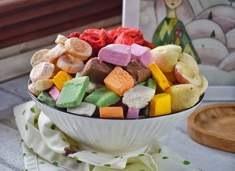 بستنی خشک سالم ترکیب میوه ای خوشمزه